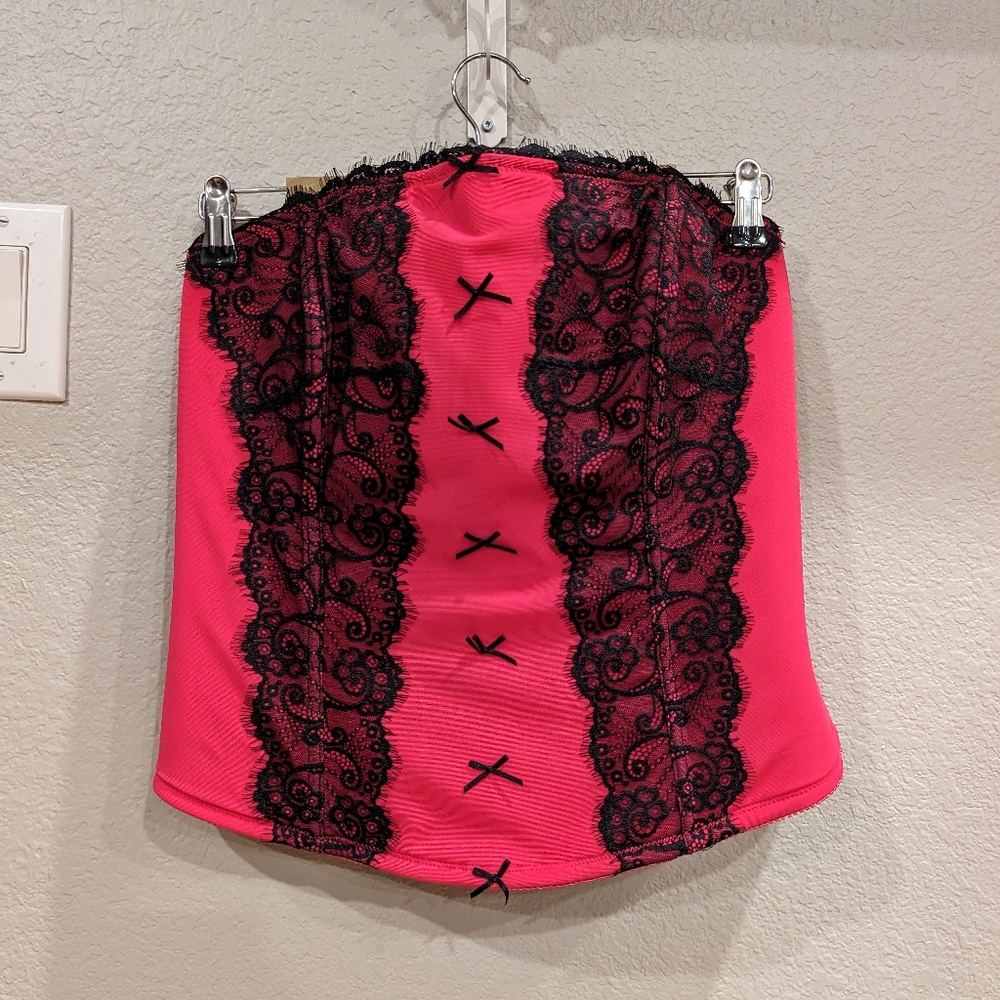 Lane Bryant cacique hot pink with black lace 22/24 bustier